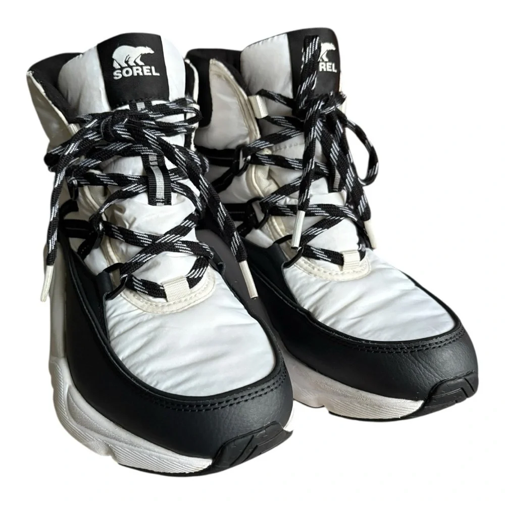 SOREL KINETIC RNEGD SPORT Waterproof Outdoor Boot Black White size 10.